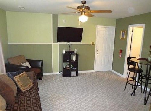 3rd image of 528 S Kalmia Ave