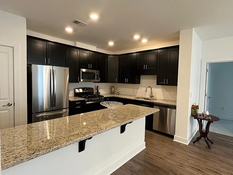 733 Stiller Ln #733 — Photo 3