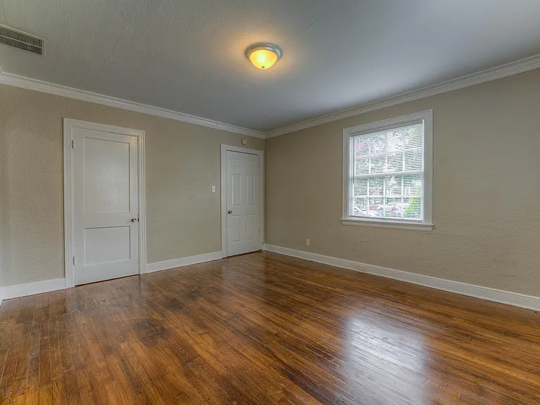 1202 Tutwiler Ave — Photo 3