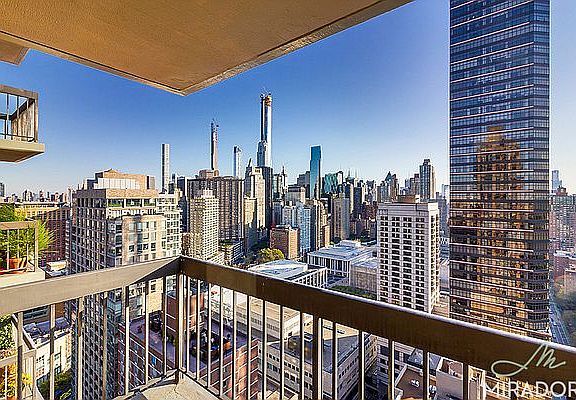 4th image of 145 W 67th St APT 47H