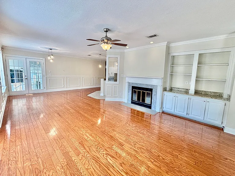 10017 Foxrun Rd — Photo 4