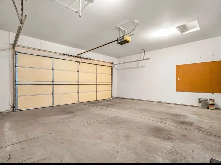 1215 Breeze Dr — Photo 26