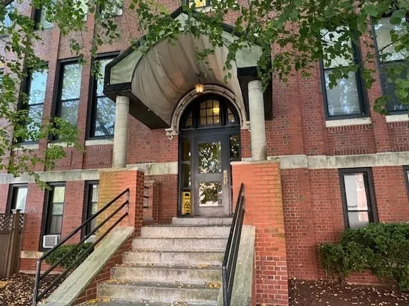 60 Gibson St APT 306, Dorchester, MA 02122
