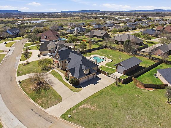 2nd image of 1201 Saddle Lakes Dr