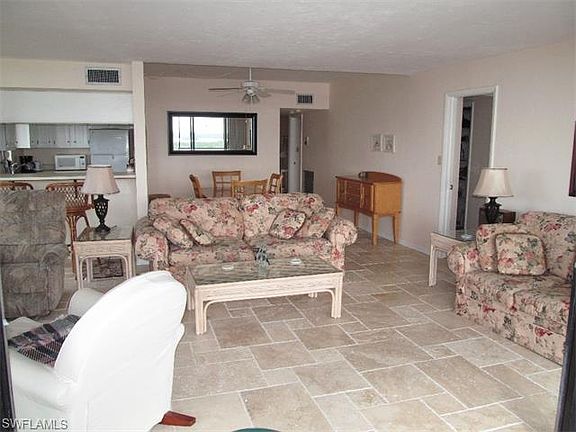 4th image of 26131 Hickory Blvd APT 10B