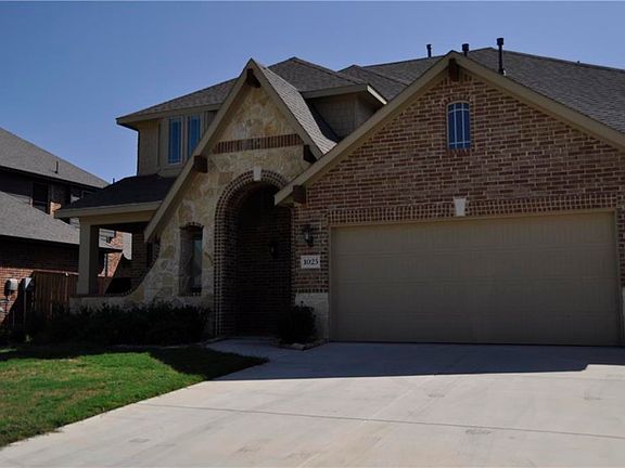 4th image of 1025 Tara Dr
