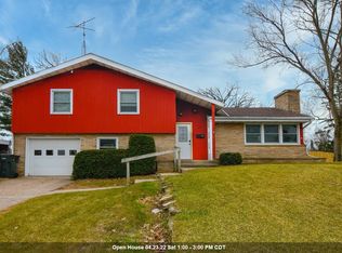 119 W Badger St, Waupaca, WI 54981