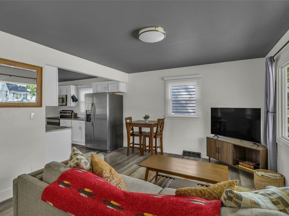 2104 59th St, Des Moines, IA 50322