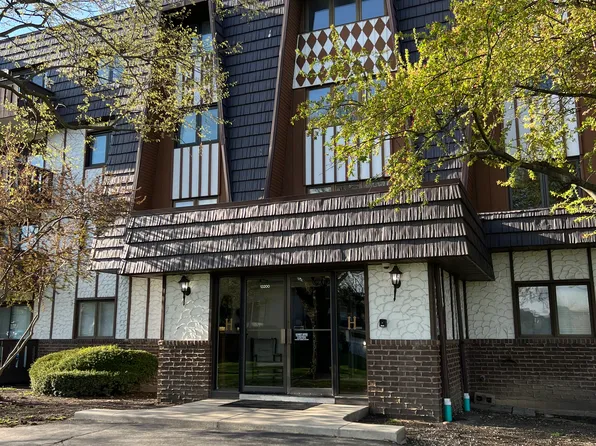 13200 W Heiden Cir, Lake Bluff, IL