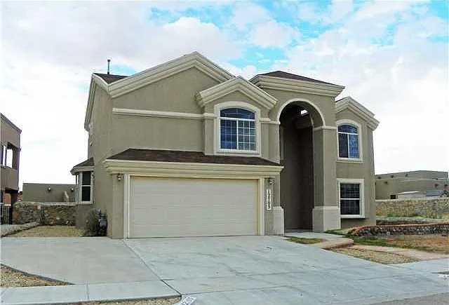 4 bed, 3.0 bath, 2255 sqft, $1,950 — Photo 2