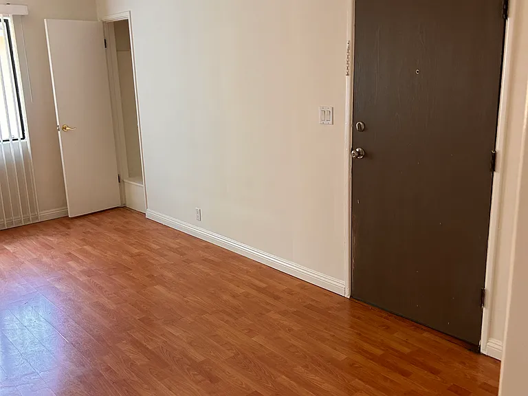 5935 Buffalo Ave — Photo 5