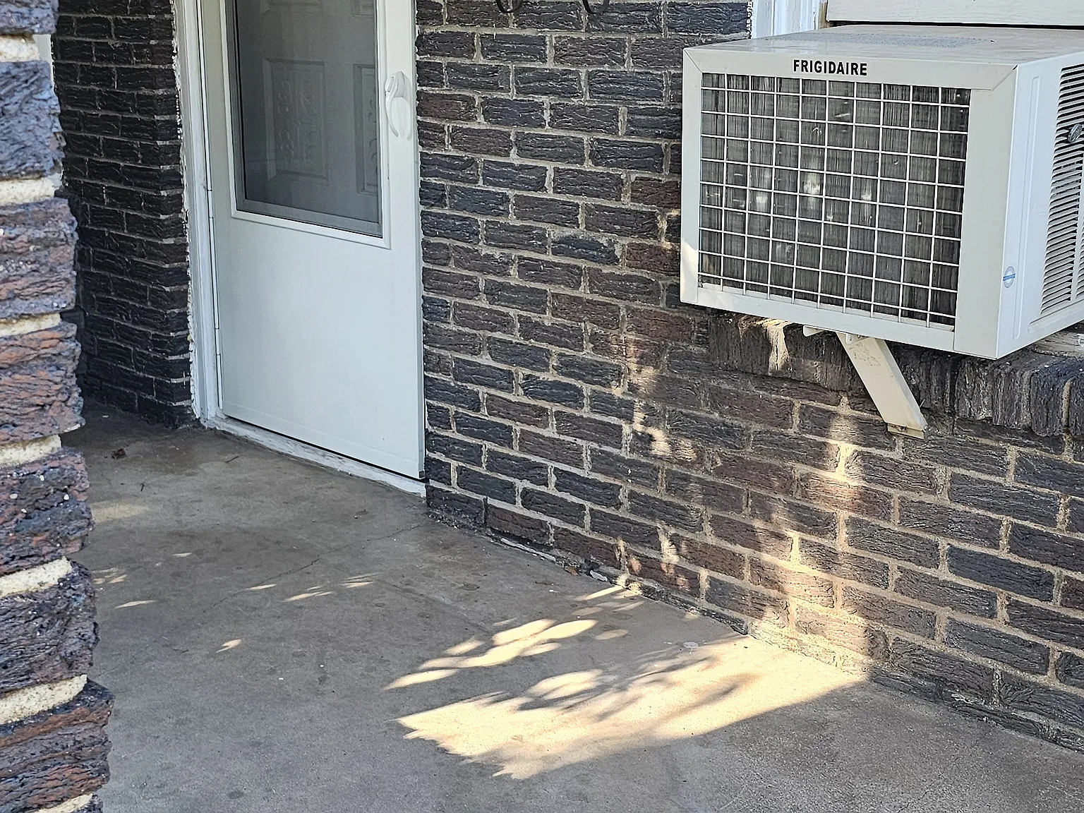 1 bed, 900 sqft, $950 — Photo 2