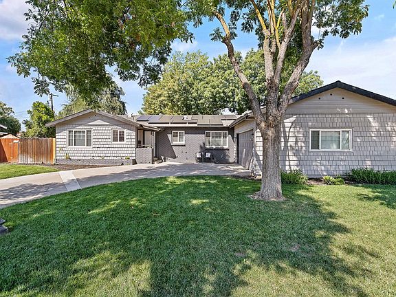 3rd image of 2424 W Fairview Court