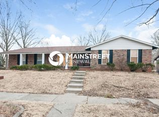 3666 Argonne Forest Dr, Florissant, MO