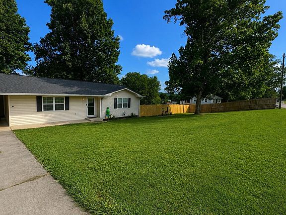 2nd image of 903 Star Lite Dr