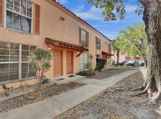 7125 Miami Lakes Dr APT Q25, Hialeah, FL 33014