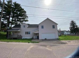 1052 Ethel Ave, Hancock, MI 49930