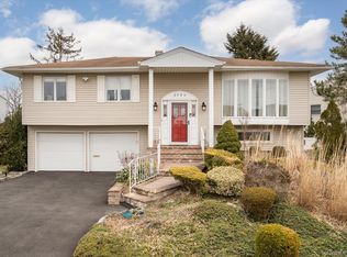2959 Clubhouse Road, Merrick, NY