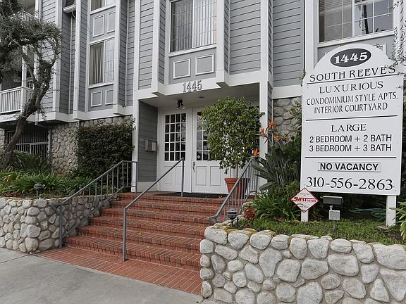 3rd image of 1445 Reeves St APT 106