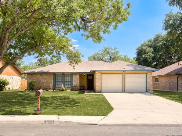 6750 Country Field Dr, San Antonio, TX 78240