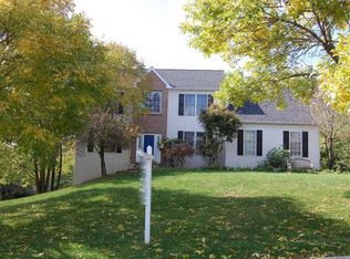 828 Robert Dean Dr, Downingtown, PA 19335