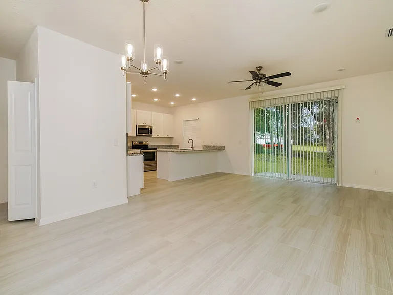 409 Bay Oak Ln — Photo 6