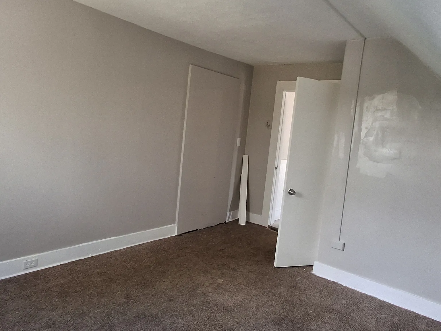 2 bed, 1100 sqft, $1,250 — Photo 4
