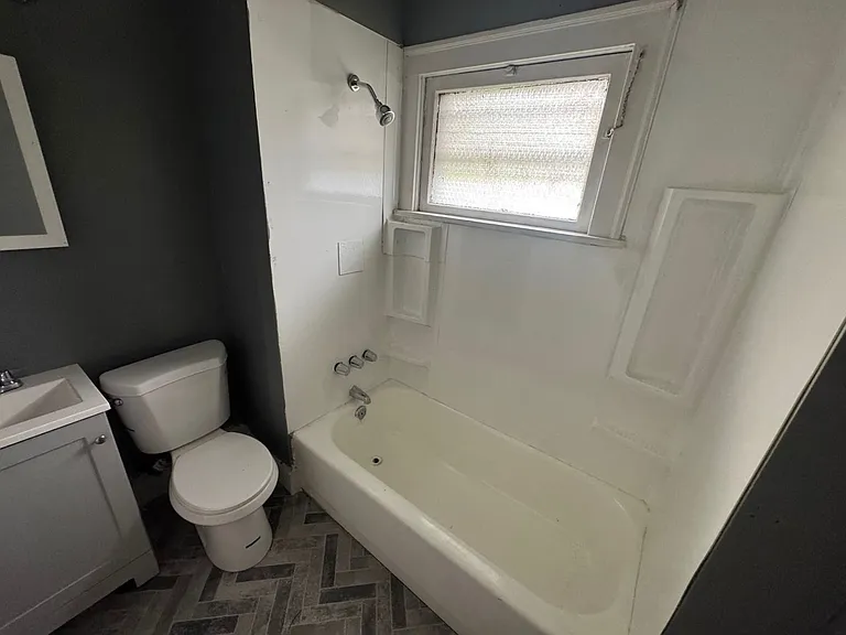 3037 E 121st St — Photo 13