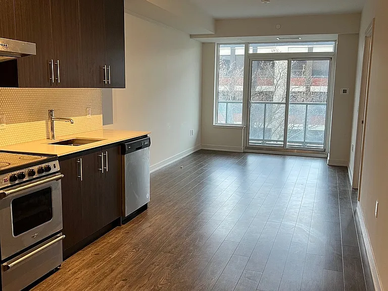 212 King William St #519 — Photo 10