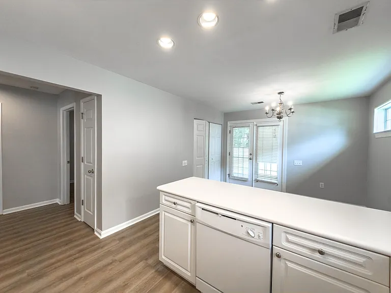 4841 Habersham Ln — Photo 5