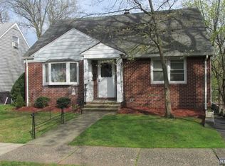 360 Edwards Ter, Ridgefield, NJ 07657