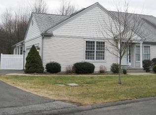 127 Pinehurst Dr, East Longmeadow, MA 01028