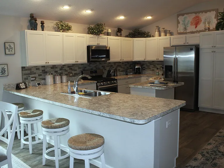 6054 Allen Ave — Photo 9