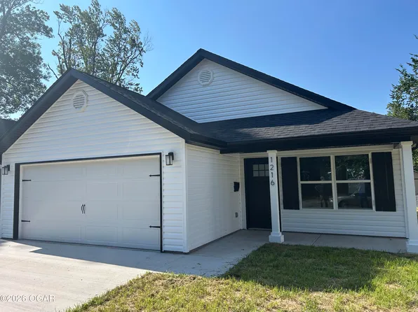 1216 W Austin St, Webb City, MO 64870