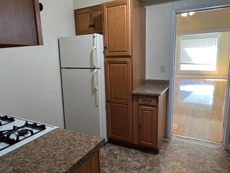 152 N Shasta St — Photo 13