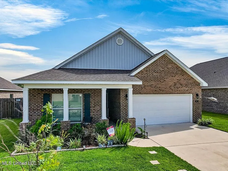 81 Saltmeadow Cir — Photo 1