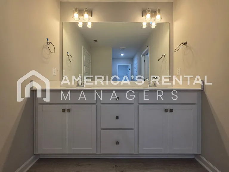 10319 Squires Way — Photo 42