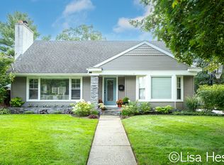 1296 Cambridge Dr SE, Grand Rapids, MI