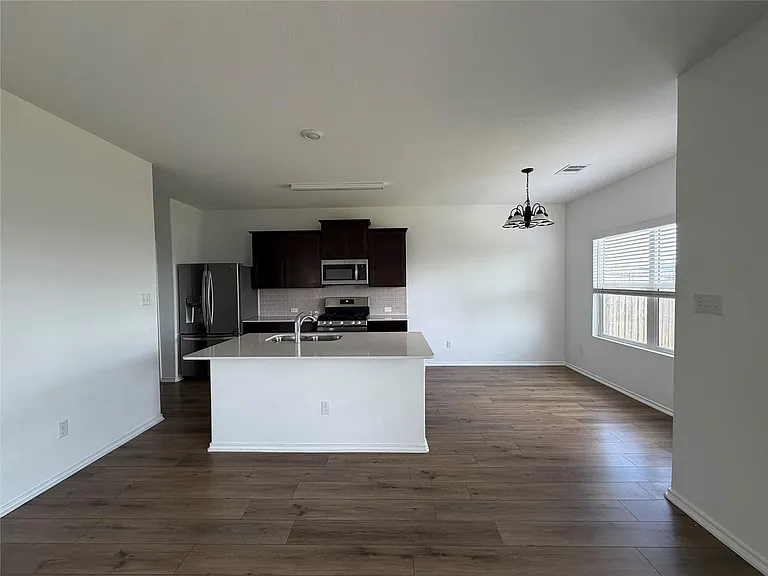 8109 Copper Prairie Bnd — Photo 4