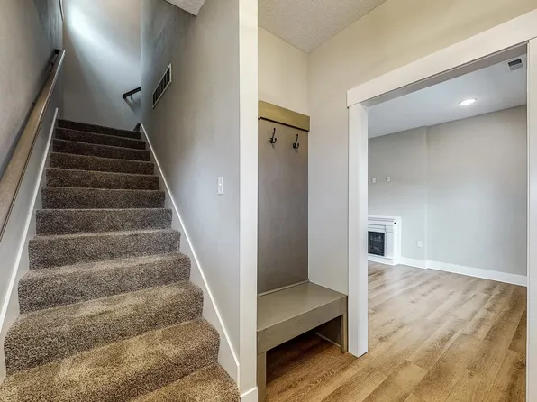 317 Washington Ave, Ames, IA 50010