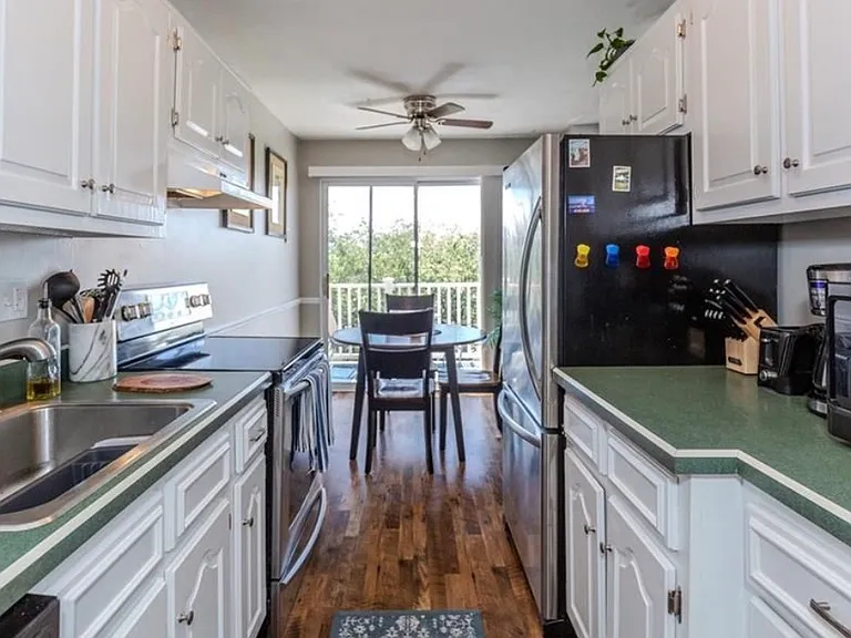 45 Bullocks Point Ave #7C — Photo 4