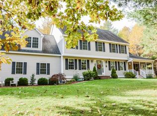 4 Moonlight Way, Pepperell, MA 01463