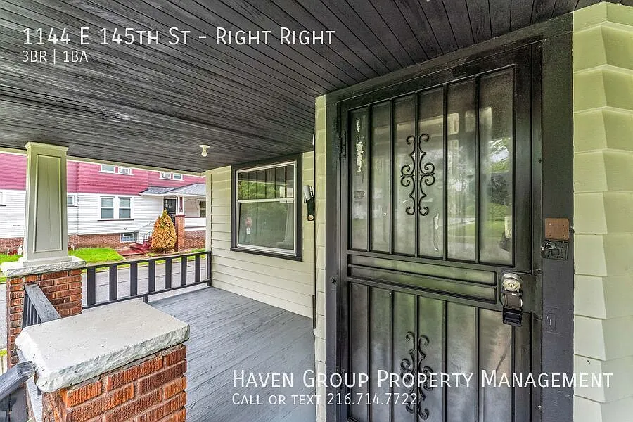 1146 E 145th St Cleveland, Ohio, 44110 - Spacious 3-bed 1-bath multi-family home! — Photo 3