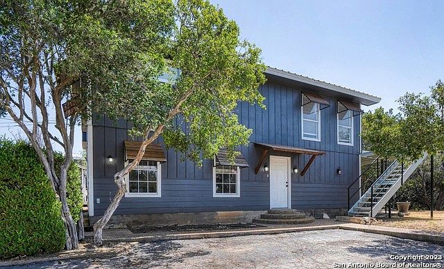 1st image of 2615 Robinhood DR