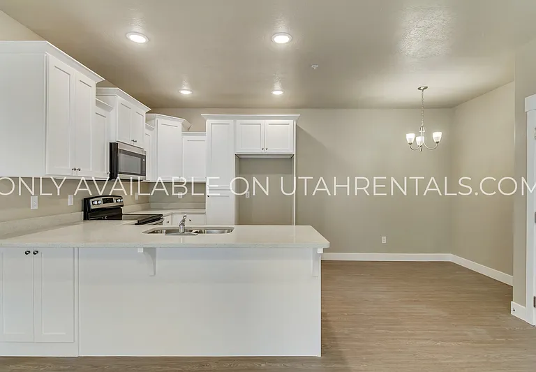 1128 S 820 E #1102 — Photo 17