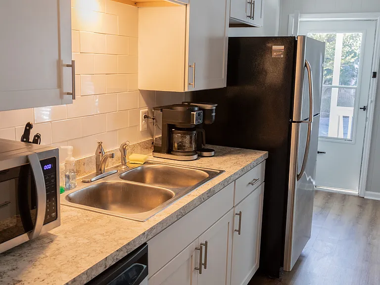 2207 Havens Dr #B — Photo 3