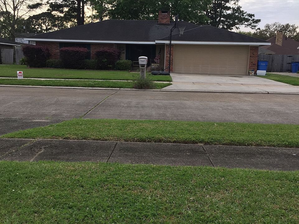 1st image of 204 Willowood Dr