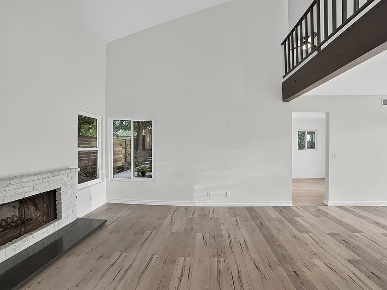 655 W Ontario Ave — Photo 17