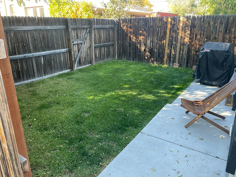1066 Irving St — Photo 4