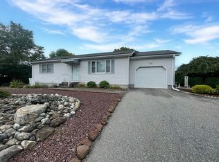 20 Carew St, Chicopee, MA 01020